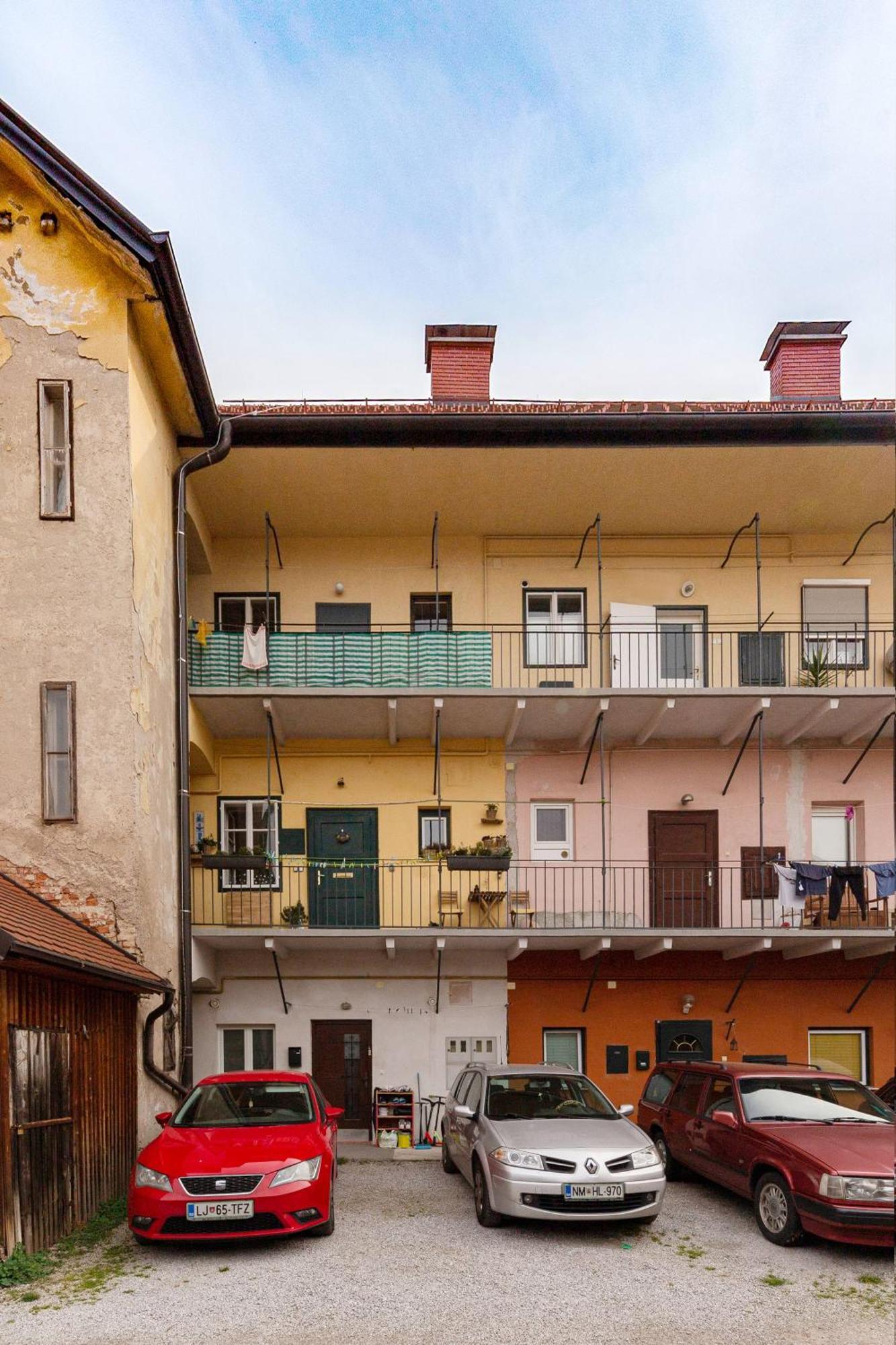 Historical Caserne Apartment Ljubljana Exterior photo